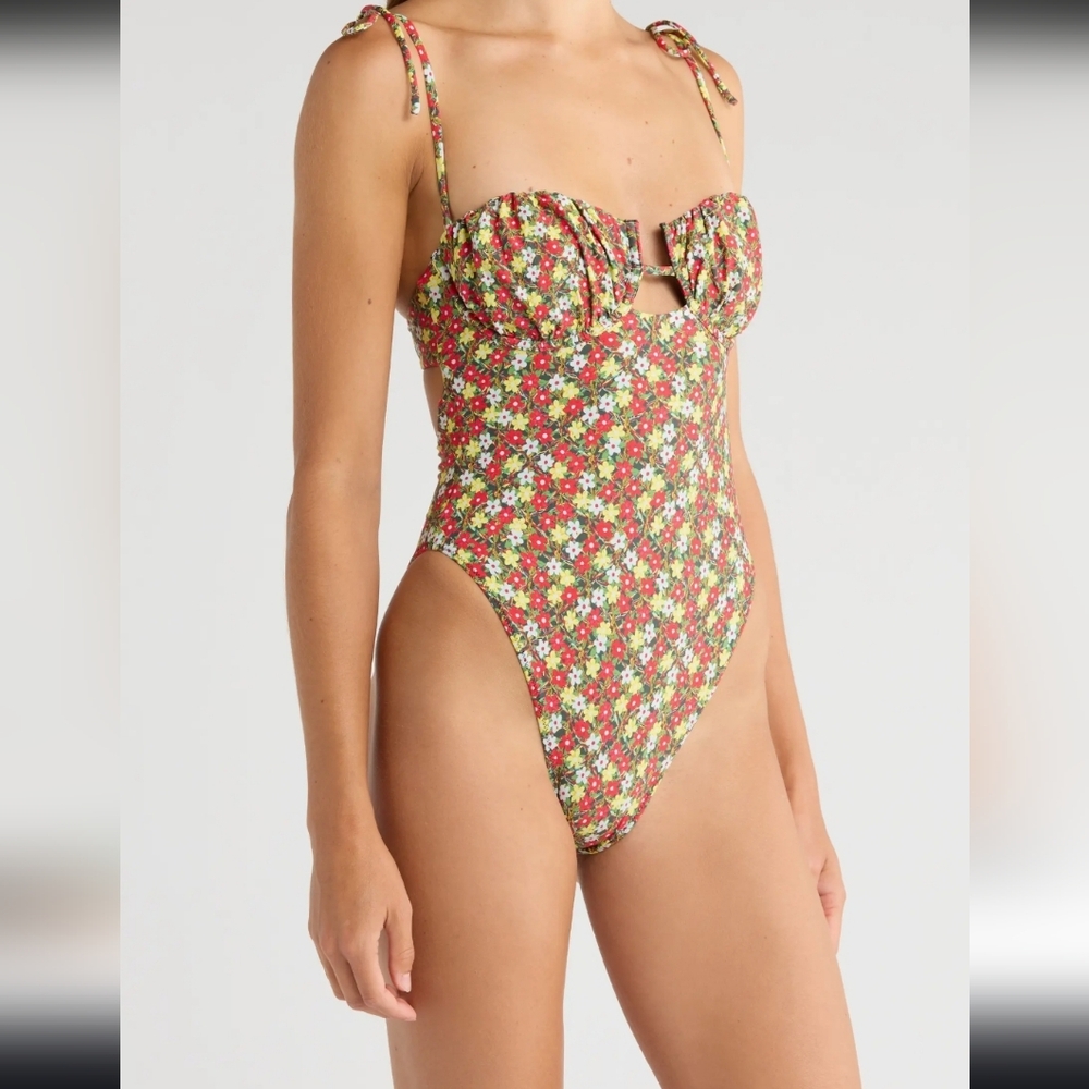 Montce Sienna Petal One‎ Piece Swimsuit - Picture 6 of 16